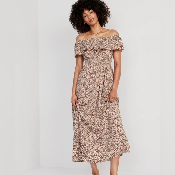 Old Navy Dresses & Skirts - Old Navy Waist Defined Off the Shoulder Maxi Dress